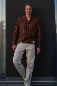 Simon W